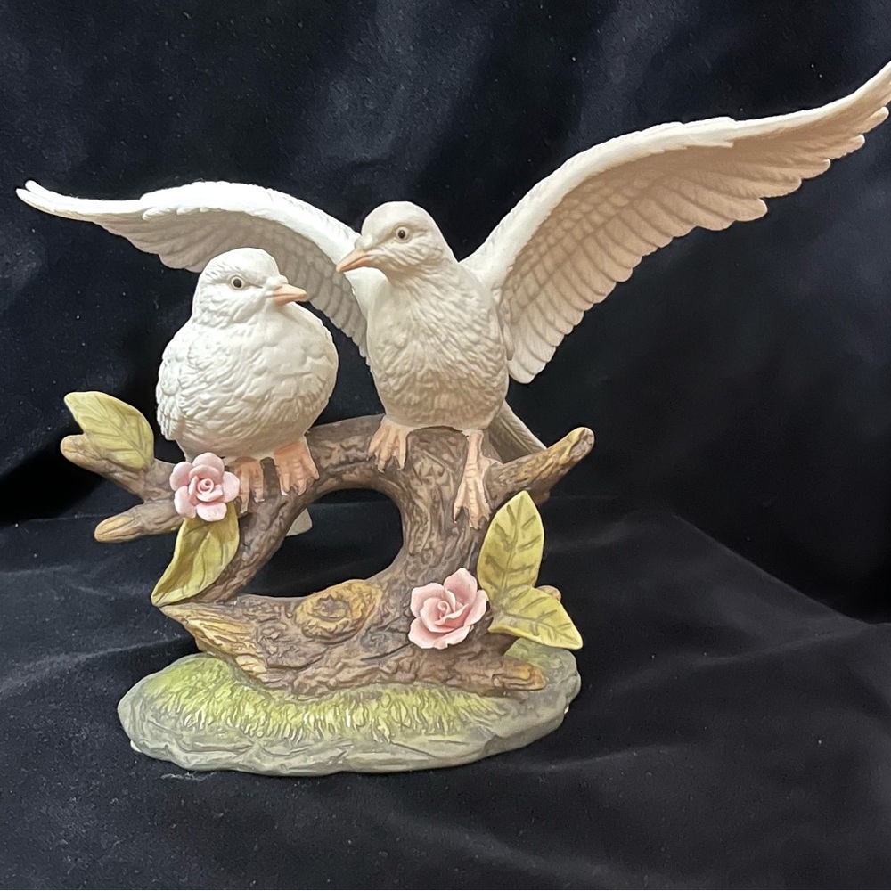 Wellington Collection" porcelain figurine featuring two white doves.